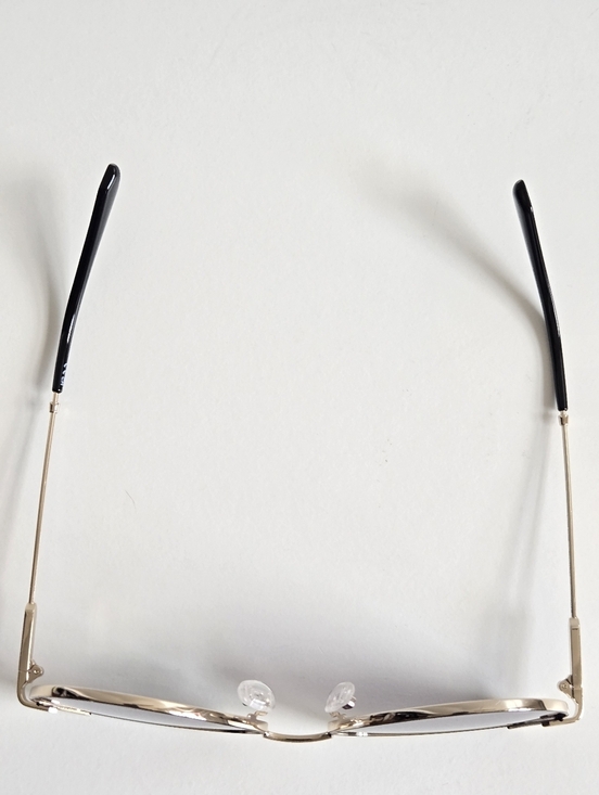 Quay Main Character Black Gold Frame/Smoke Lens Unisex Sunglasses-Good Condition main image 9